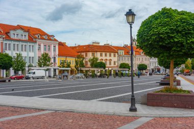 Vilnius, Litvanya, 7 Temmuz 2022: Rotus Aikste - Litvanya 'nın başkenti Vilnius, Litvanya' nın şehir meydanı .