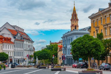 Vilnius, Litvanya, 7 Temmuz 2022: Rotus Aikste - Litvanya 'nın başkenti Vilnius, Litvanya' nın şehir meydanı .