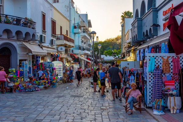 Kos Grecia Agosto 2022 Vista Del Atardecer Una Calle Turística — Foto de Stock