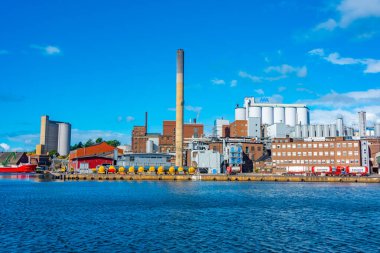 Karlshamn, İsveç, 14 Temmuz 2022: İsveç 'in Karlshamn kentinin sanayi manzarası.