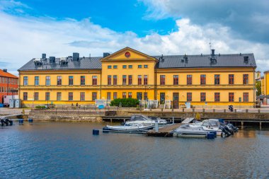 Karlskrona, İsveç, 14 Temmuz 2022: İsveç 'te geleneksel liman binaları..