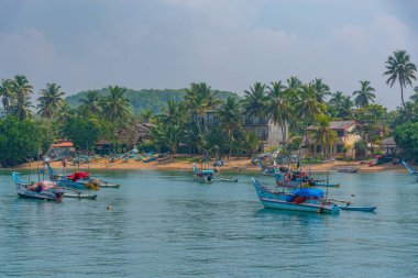 Mirissa, Sri Lanka, 23 Ocak 2022: Mirissa, Sri Lanka limanında balıkçı tekneleri.
