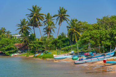 Mirissa, Sri Lanka, 22 Ocak 2022: Mirissa, Sri Lanka limanında balıkçı tekneleri.