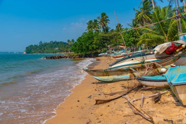 Mirissa, Sri Lanka, 22 Ocak 2022: Mirissa, Sri Lanka limanında balıkçı tekneleri.