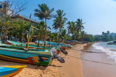 Mirissa, Sri Lanka, 22 Ocak 2022: Mirissa, Sri Lanka limanında balıkçı tekneleri.