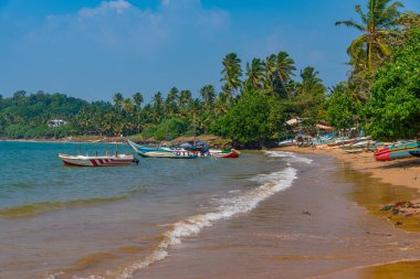 Mirissa, Sri Lanka, 22 Ocak 2022: Mirissa, Sri Lanka limanında balıkçı tekneleri.