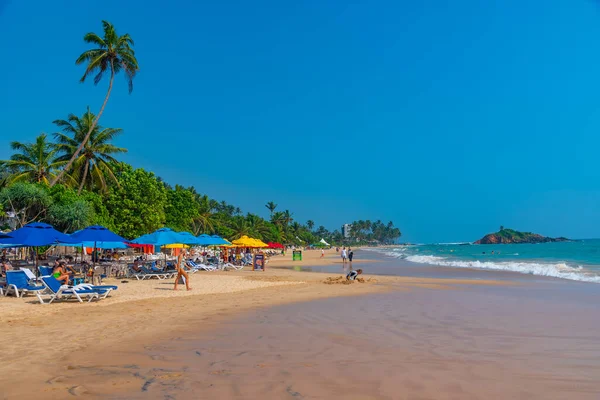 Mirissa Sri Lanka Janeiro 2022 Praia Mirissa Durante Dia Ensolarado — Fotografia de Stock