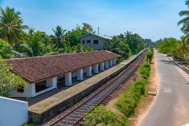 Bentota, Sri Lanka, 20 Ocak 2022: Sri Lanka Bentota tren istasyonu.