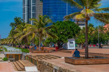 Colombo, Sri Lanka, 19 Ocak 2022: Colombo, Sri Lanka 'da deniz kenarında gezinti.