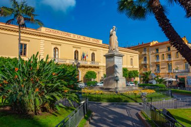 Sorrento, İtalya, 21 Mayıs 2022: Piazza Sant 'Antonino, Sorrento, İtalya.