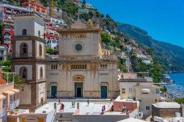 Positano, İtalya, 21 Mayıs 2022: Chiesa di Santa Maria Assunta Kilisesi Positano, İtalya.