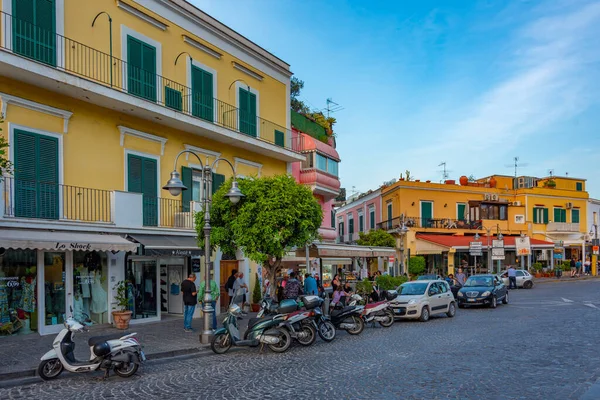 Ischia Italië Mei 2022 Zicht Een Kleurrijke Straat Van Porto — Stockfoto