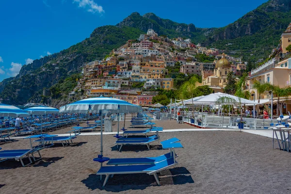 Positano Italië Mei 2022 Zonnige Dag Het Strand Van Positano — Stockfoto