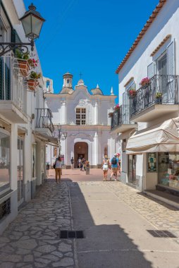 Anacapri, İtalya, 20 Mayıs 2022: Anacapri, İtalya 'da güzel bir Aziz Sophia Kilisesi manzarası.