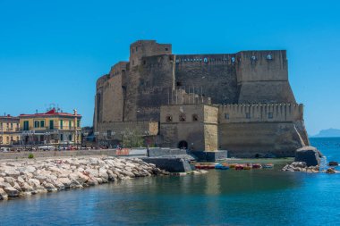 Napoli, İtalya, 19 Mayıs 2022: Napoli Körfezi 'nde yer alan Castel Dell' Ovo.