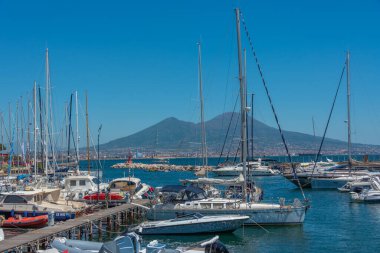 Napoli, İtalya, 19 Mayıs 2022: Vezüv Napoli, İtalya 'da marinada görüldü.