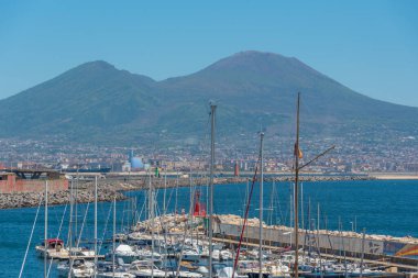 Napoli, İtalya, 19 Mayıs 2022: Vezüv Napoli, İtalya 'da marinada görüldü.