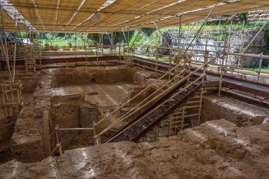 Napoli, İtalya, 19 Mayıs 2022: Napoli, İtalya 'daki Santa Chiara manastırındaki kazılar.