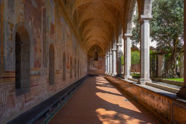 Napoli, İtalya, 19 Mayıs 2022: Napoli, İtalya Santa Chiara Manastırı.