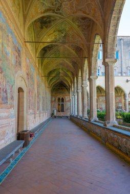 Napoli, İtalya, 19 Mayıs 2022: Napoli, İtalya 'daki Santa Chiara manastırında freskler.