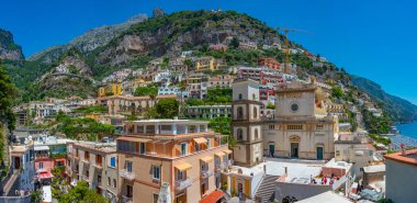 Positano, İtalya, 21 Mayıs 2022: Chiesa di Santa Maria Assunta Kilisesi Positano, İtalya