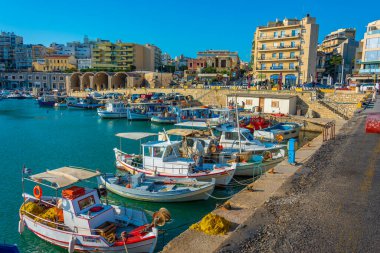 Heraklion, Yunanistan, 18 Ağustos 2022: Girit adasındaki Yunan limanı Heraklion.