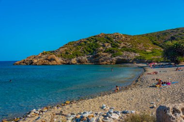 Itanos, Yunanistan, 18 Ağustos 2022: Yunanistan 'ın Girit kentindeki Itanos plajında yaz günü.