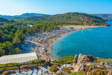 Vai, Yunanistan, 18 Ağustos 2022: Yunanistan 'ın Girit kentindeki Vai plajında gün batımı.