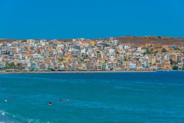 Sitia, Yunanistan, 19 Ağustos 2022: Yunan adası Girit 'teki Sitia plajı manzarası.