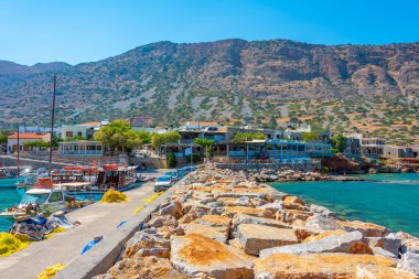 Plaka, Yunanistan, 19 Ağustos 2022: Yunan limanı Plaka, Girit Adası.