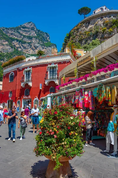 stock image Positano, Italy, May 21, 2022: People are strolling through the old town of Positano, Italy.