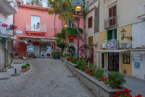 stock image Positano, Italy, May 21, 2022: People are strolling through the old town of Positano, Italy.