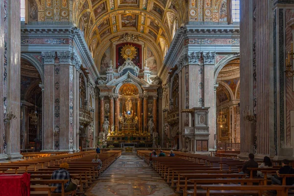 ナポリ イタリア 2022年5月19日 イタリア ナポリのサンタ キアラ修道院の内部 — ストック写真