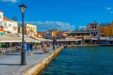 Hanya, Yunanistan, 21 Ağustos 2022: Yunanistan 'ın Hanya kentindeki eski Venedik limanına bakış.