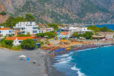 Agia Roumeli, Yunanistan, 22 Ağustos 2022: Yunan adası Girit 'teki Agia Roumeli' de yaz günü.