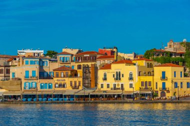 Hanya, Yunanistan, 23 Ağustos 2022: Yunanistan 'ın Hanya kentindeki eski Venedik limanına bakış.