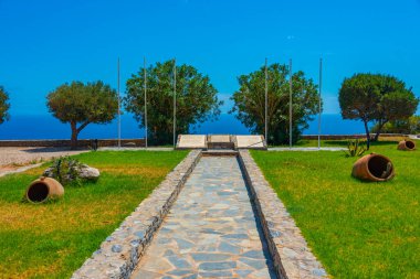 Moni Preveli, Yunanistan, 23 Ağustos 2022: Moni Preveli Manastırı yakınlarındaki Girit Savaşı Direniş Anıtı.