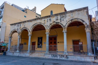 Heraklion, Yunanistan, 24 Ağustos 2022: Girit Adası 'ndaki Heraklion şehrinde Aziz Mark Bazilikası' nın gündoğumu görünümü.