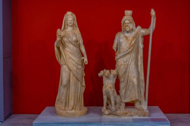 Heraklion, Yunanistan, 24 Ağustos 2022: Yunanistan 'ın Girit kentindeki Heraklion Arkeoloji Müzesinde tarihi eserler koleksiyonu.