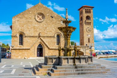 Rodos, Yunanistan, 25 Ağustos 2022: Yunanistan 'ın Rodos kentindeki Theotokos Anonsu Kilisesi.