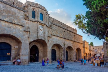 Rodos, Yunanistan, 26 Ağustos 2022: Rodos Belediye Sanat Galerisi.