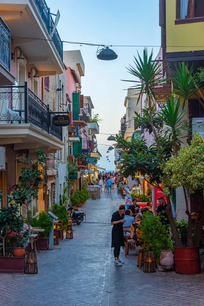 Chania Griekenland Augustus 2022 Zonsondergang Uitzicht Een Toeristische Straat Griekse — Stockfoto