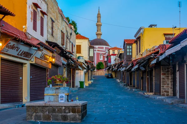 Родос Греция Августа 2022 Года Вид Туристическую Улицу Ведущую Мечети — стоковое фото