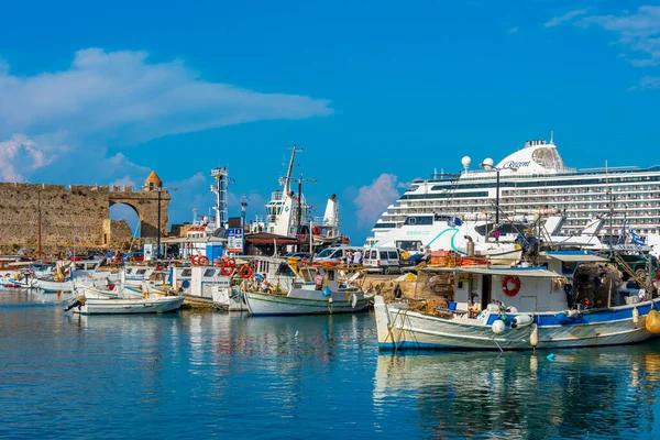 Rhodes Görögország 2022 Augusztus Kilátás Mandraki Kikötőjére Rodoszon Görögország — Stock Fotó
