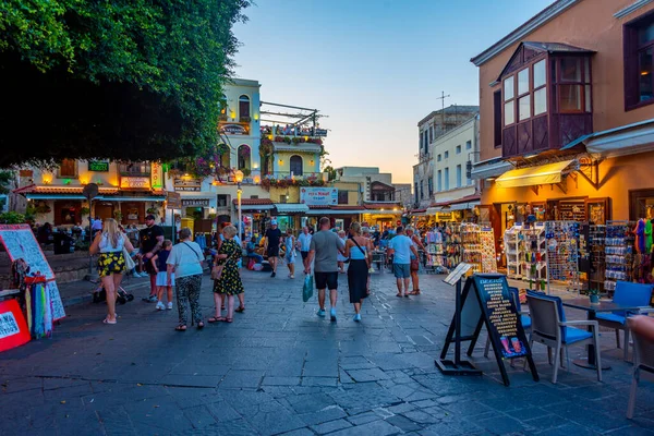 Rodos Yunanistan Ağustos 2022 Yunan Kenti Rodos Bir Turist Caddesinin — Stok fotoğraf