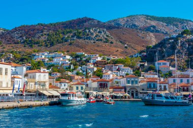 Hydra, Yunanistan, 4 Eylül 2022: Yunanistan 'daki Hydra limanına bakış.