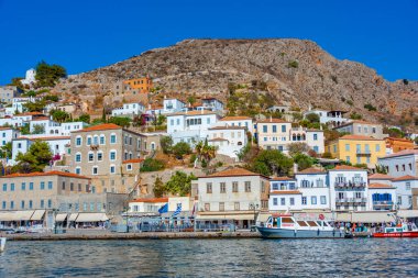 Hydra, Yunanistan, 4 Eylül 2022: Yunanistan 'daki Hydra limanına bakış.
