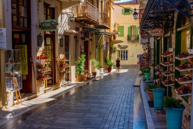 Nafplio, Yunanistan, 4 Eylül 2022: Yunan kenti Nafplio 'nun manzarası.