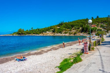 Kassiopi, Yunanistan, 13 Eylül 2022: Yunanistan 'ın Korfu adasındaki Kalamionas plajının Panorama manzarası.
