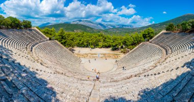 Epidavros, Yunanistan, 4 Eylül 2022: Yunanistan 'daki Epidaurus Asclepieion Antik Tiyatrosu.